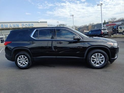 Used 2018 Chevrolet Traverse LS image 3