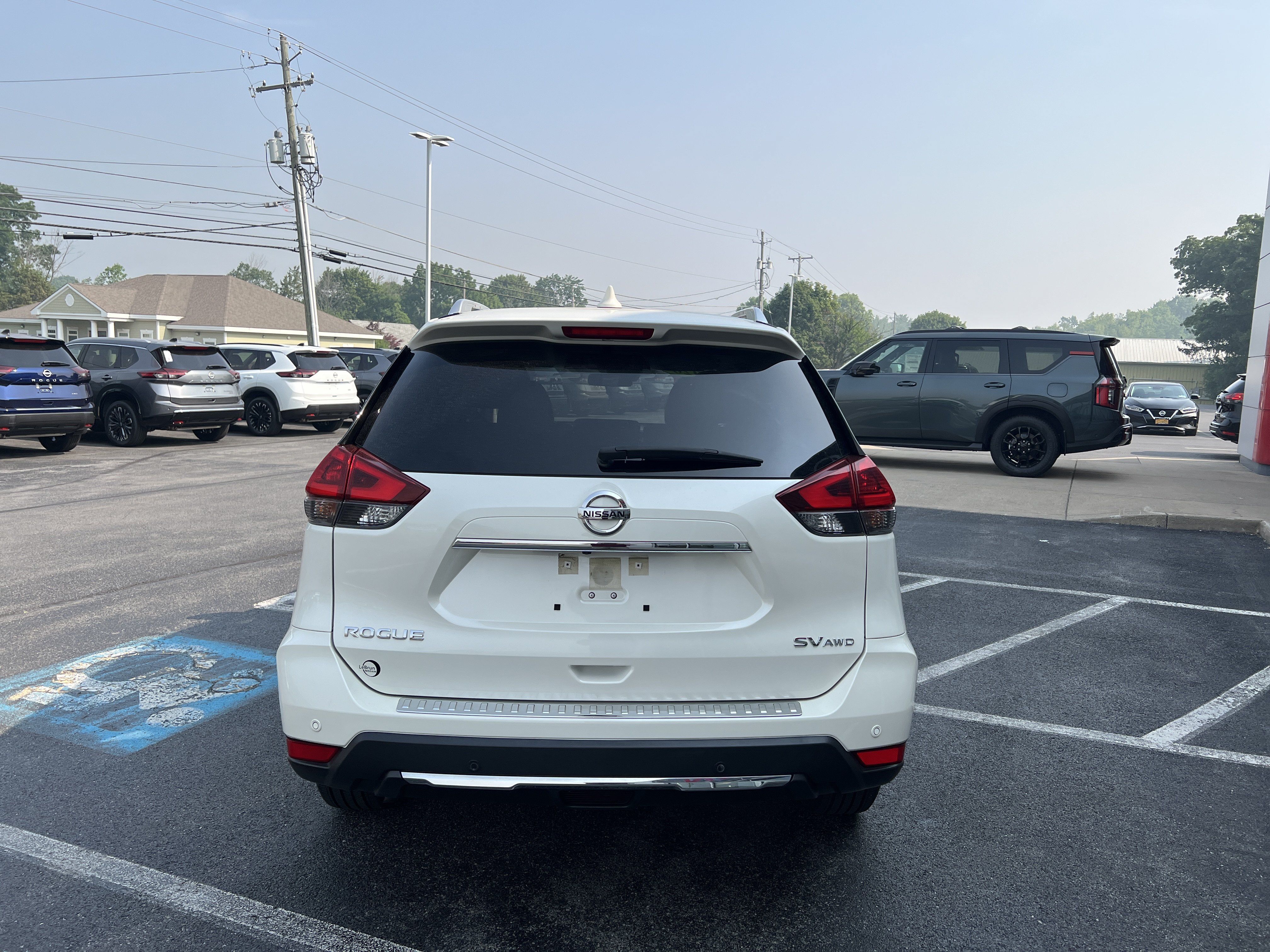 Used 2020 Nissan Rogue SV AWD/4WD image 6