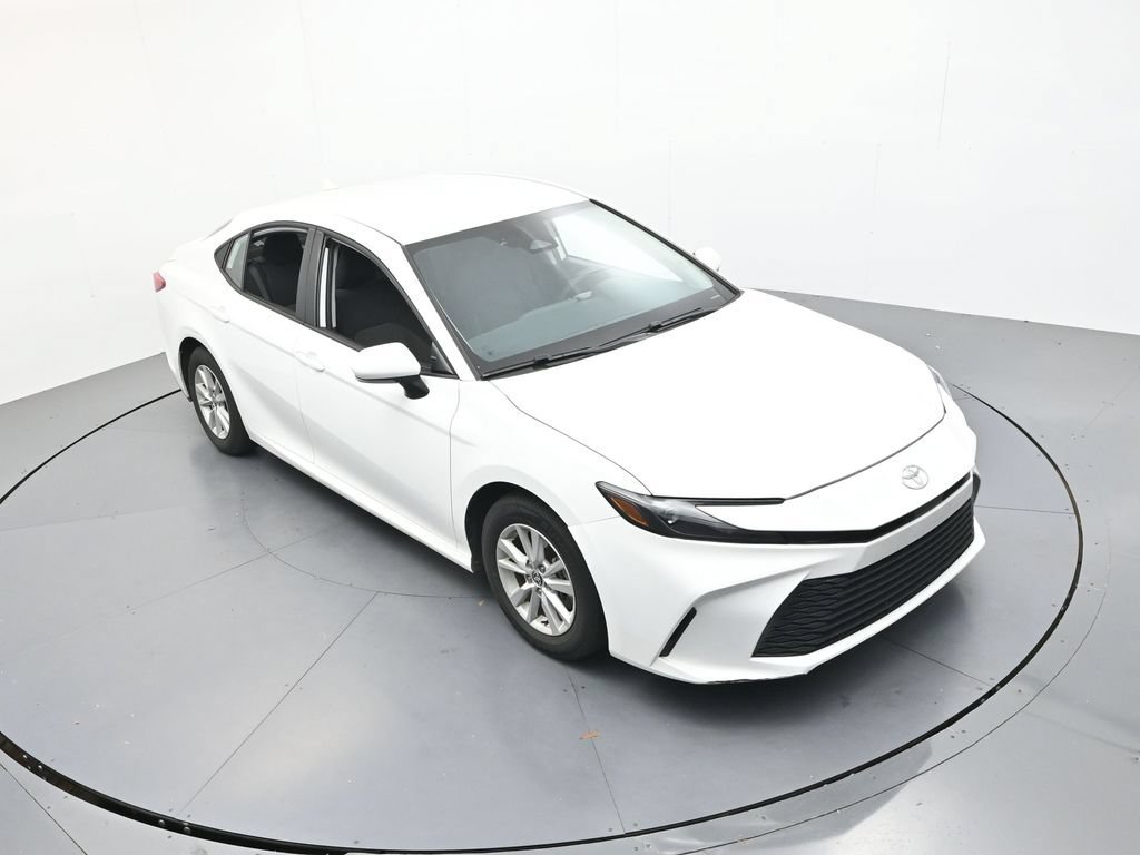 Used 2025 Toyota Camry LE FWD image 18