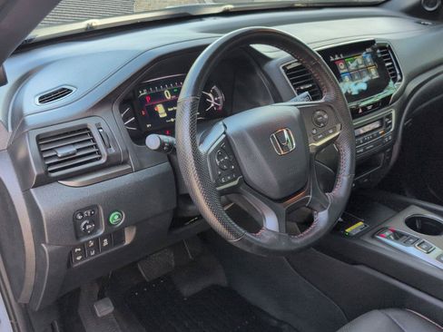 Used 2024 Honda Passport TrailSport image 7