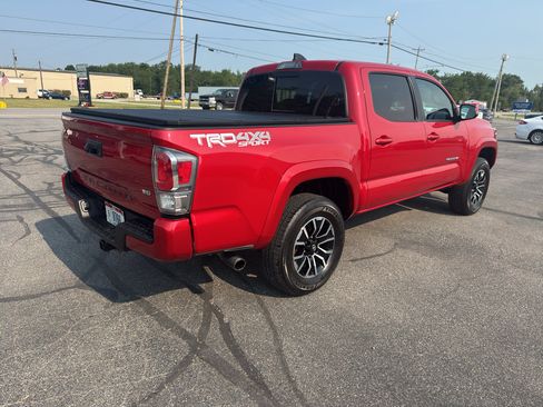 Used 2023 Toyota Tacoma TRD Sport AWD/4WD image 4