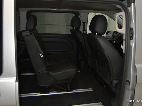 Used 2017 Mercedes-Benz Metris Passenger image 19