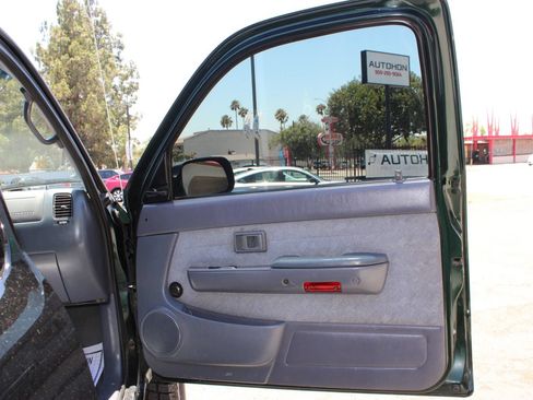 Used 2000 Toyota Tacoma 4x4 Xtracab V6 image 12