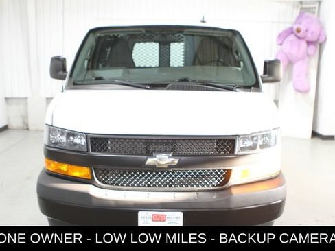 Used 2019 Chevrolet Express 3500 w/ Driver Convenience Package RWD image 2
