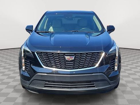 Certified 2022 Cadillac XT4 Luxury w/ Cold Weather Package FWD image 2