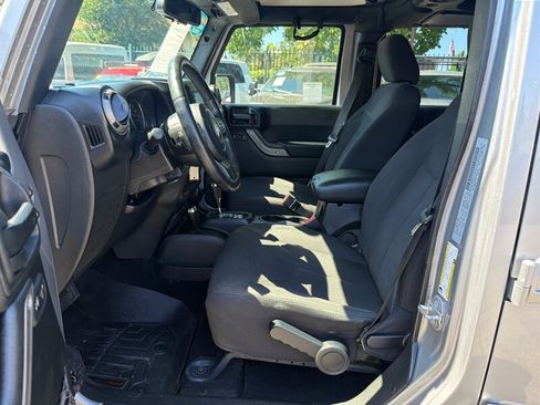 Used 2016 Jeep Wrangler Unlimited Sport w/ Quick Order Package 24S AWD/4WD image 15