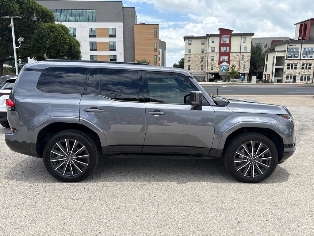 Used 2025 Lexus GX 550 w/ Accessory Package (Z1) AWD/4WD image 6