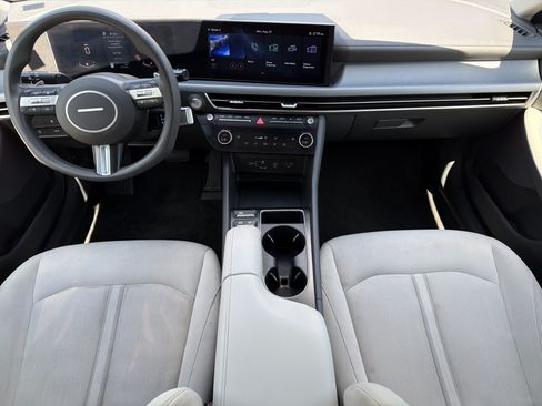 Used 2025 Hyundai Sonata SEL FWD image 3