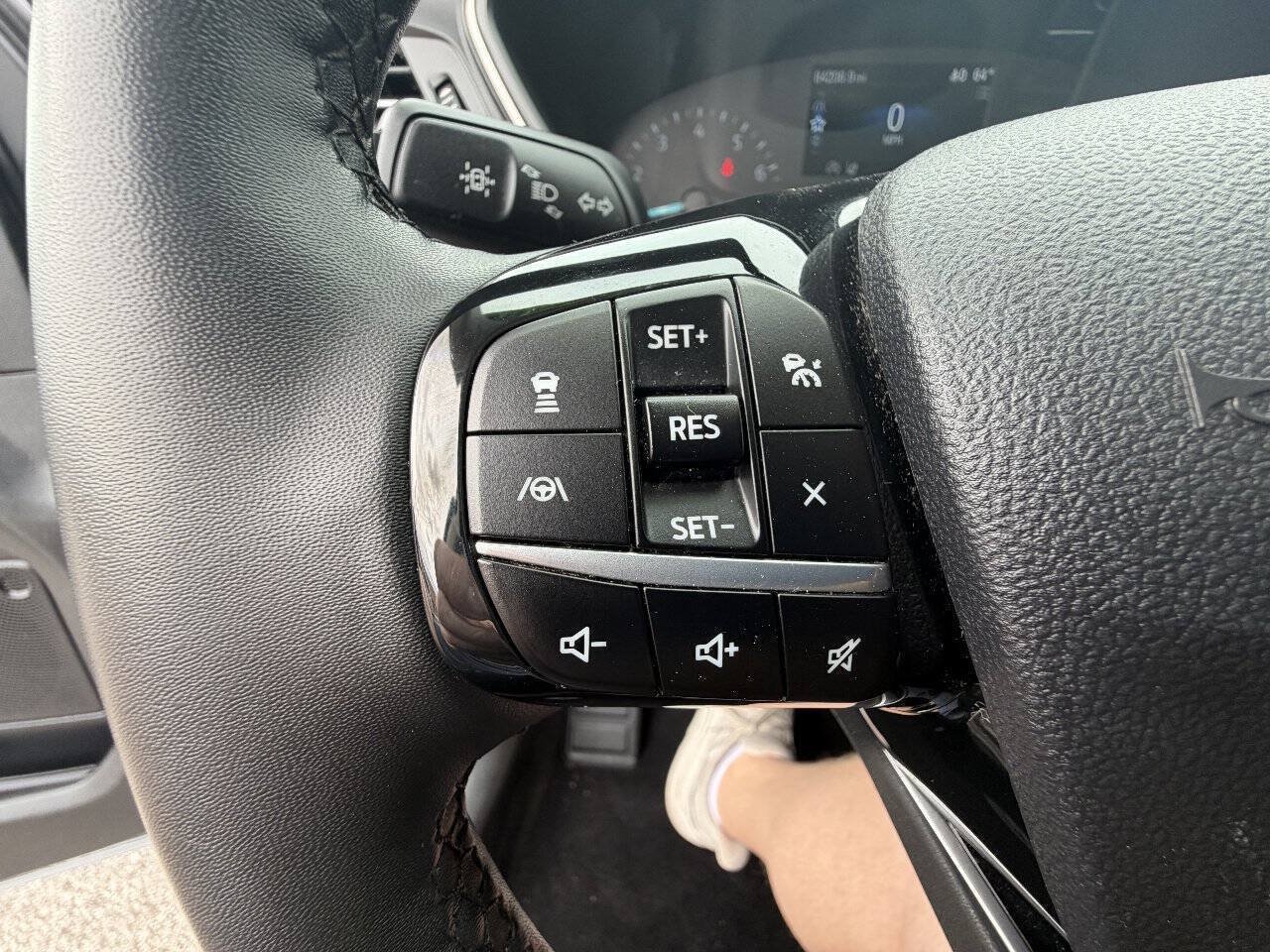 Used 2022 Ford Escape SEL w/ Equipment Group 302A AWD/4WD image 22