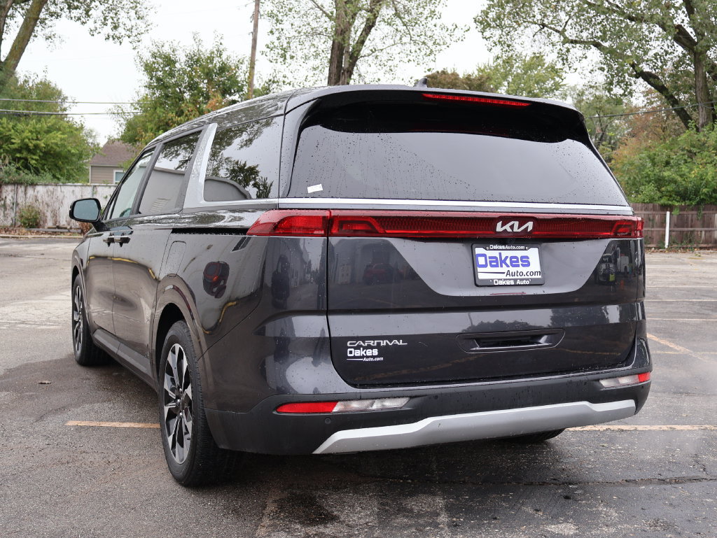 Certified 2023 Kia Carnival EX FWD image 5