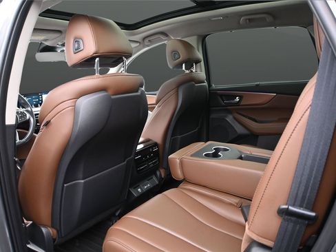 Certified 2023 Acura MDX SH-AWD w/ Technology Package image 12