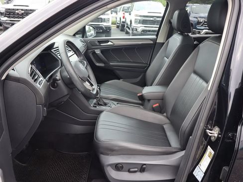 Used 2022 Volkswagen Tiguan SE AWD/4WD image 4