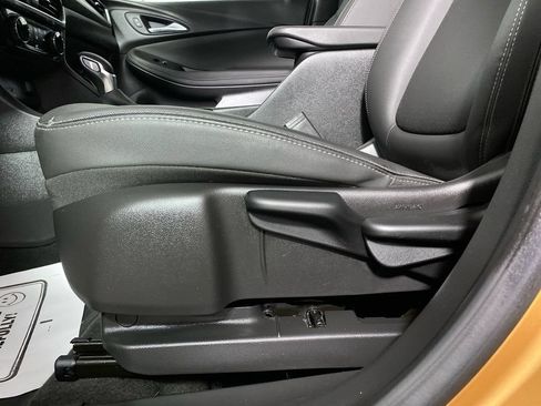 Used 2024 Buick Encore GX Sport Touring w/ Black Roof Package AWD/4WD image 12