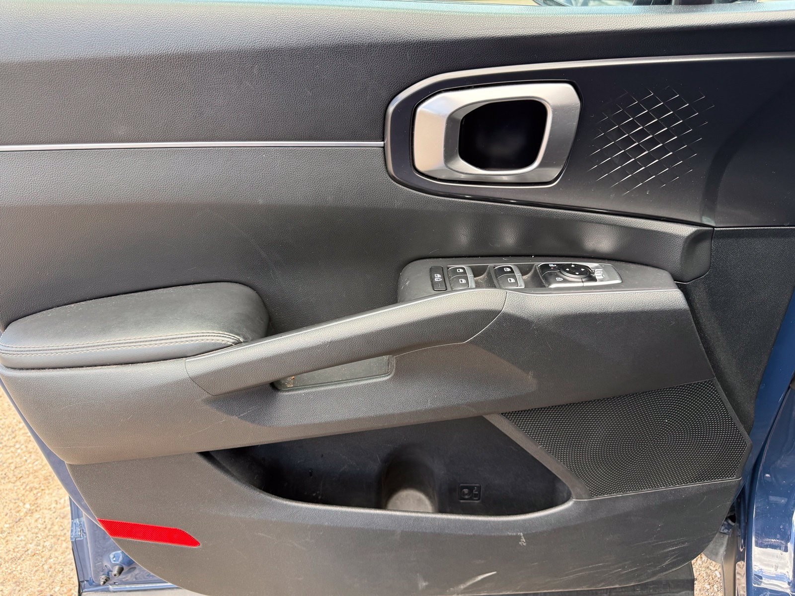 Used 2024 Kia Sorento S w/ Panoramic Sunroof Package FWD image 12