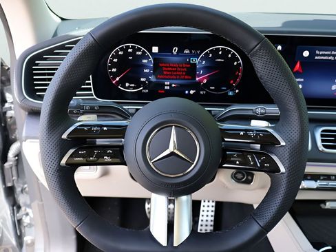 New 2026 Mercedes-Benz GLS 450 4MATIC image 30