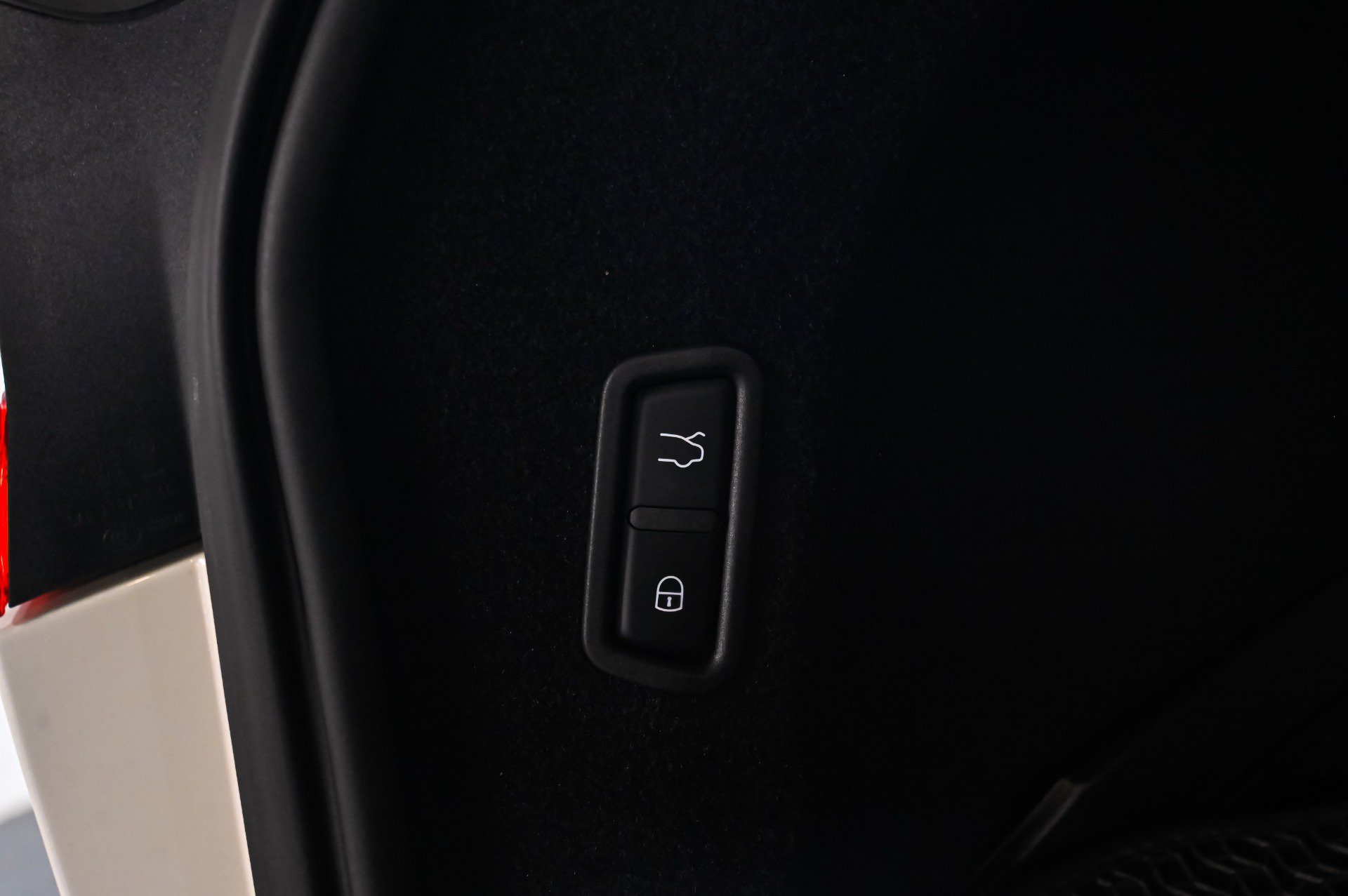 Used 2020 Maserati Levante GranLusso AWD/4WD image 20