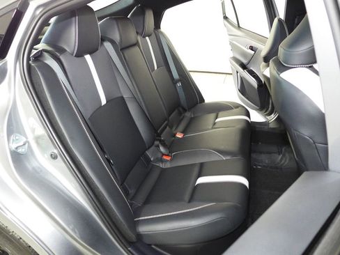 Used 2025 Toyota Camry SE w/ Convenience Package image 19