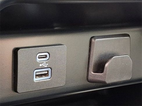 Used 2023 Ford F150 XLT image 23