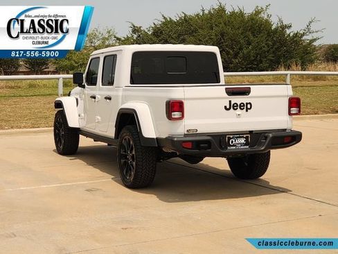 Used 2025 Jeep Gladiator Sport AWD/4WD image 8
