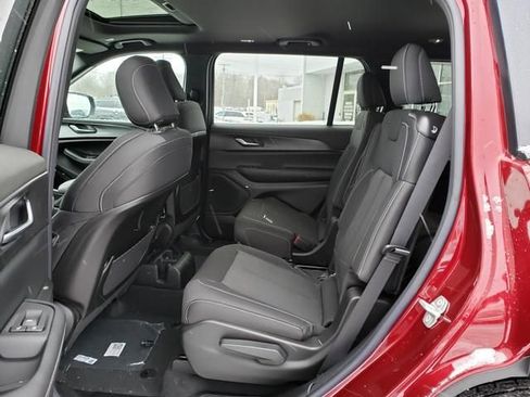 New 2025 Jeep Grand Cherokee L Laredo AWD/4WD image 8