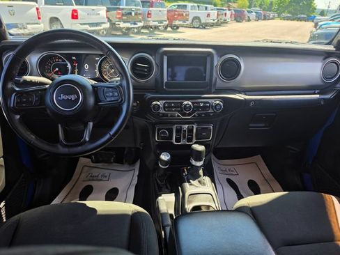 Used 2021 Jeep Gladiator Sport AWD/4WD image 12