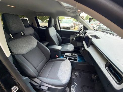 Used 2025 Ford Maverick XLT w/ XLT Luxury Package FWD image 9