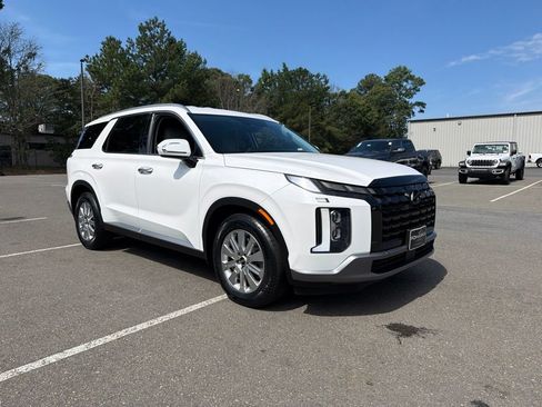 Used 2023 Hyundai Palisade SEL FWD image 4