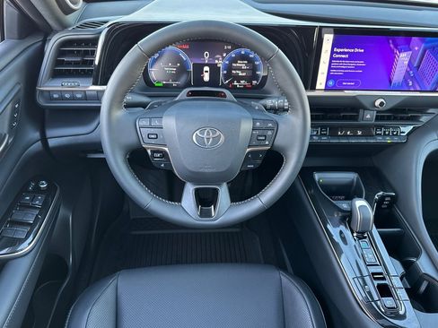 New 2026 Toyota Crown Signia image 26