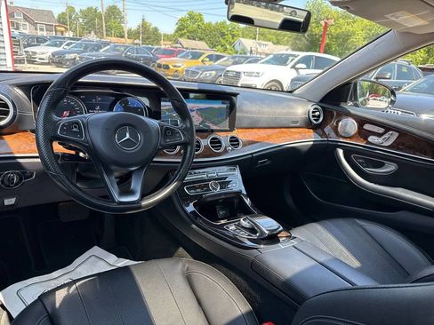 Used 2017 Mercedes-Benz E 300 E 300 4MATIC Sedan 4D image 21