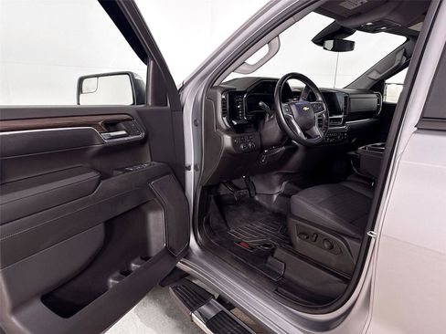 Used 2023 Chevrolet Silverado 1500 LT image 3