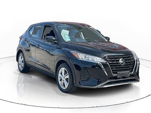 Used 2021 Nissan Kicks S FWD image 1