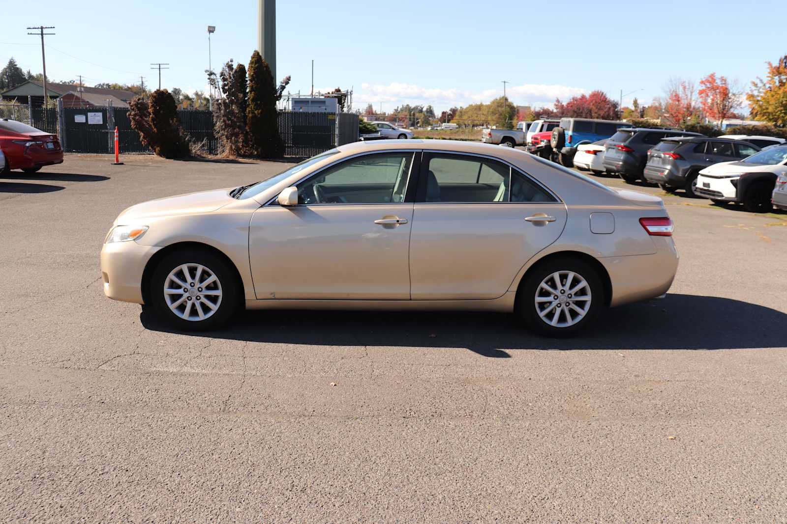 Used 2011 Toyota Camry XLE w/ XLE Extra-Value Pkg #1 FWD image 8