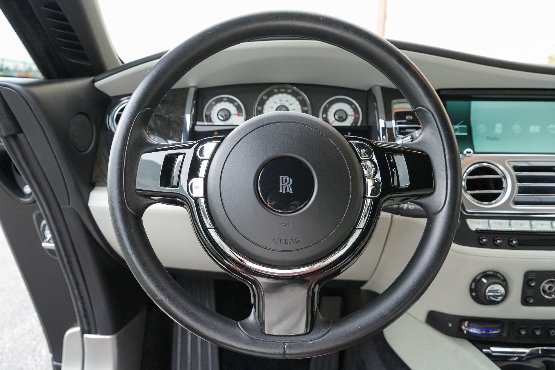 Used 2015 Rolls-Royce Wraith RWD image 19