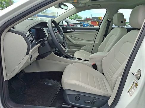 Used 2023 Volkswagen Jetta SE w/ Panoramic Sunroof Package FWD image 14