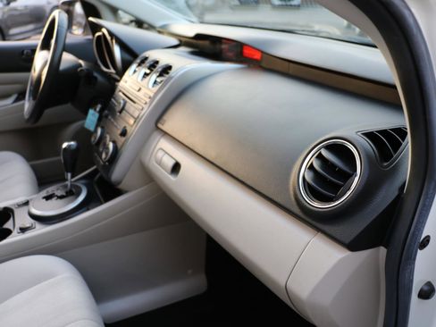 Used 2010 MAZDA CX-7 i Sport w/ Convenience Pkg image 8