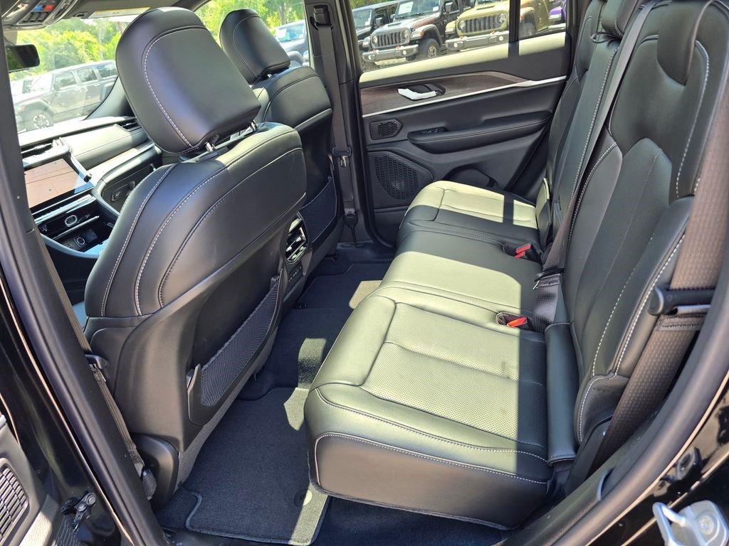 New 2027 Jeep Grand Cherokee Limited w/ Technology Group II AWD/4WD image 33