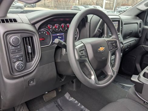 Used 2022 Chevrolet Silverado 2500 Custom w/ Custom Value Package image 16