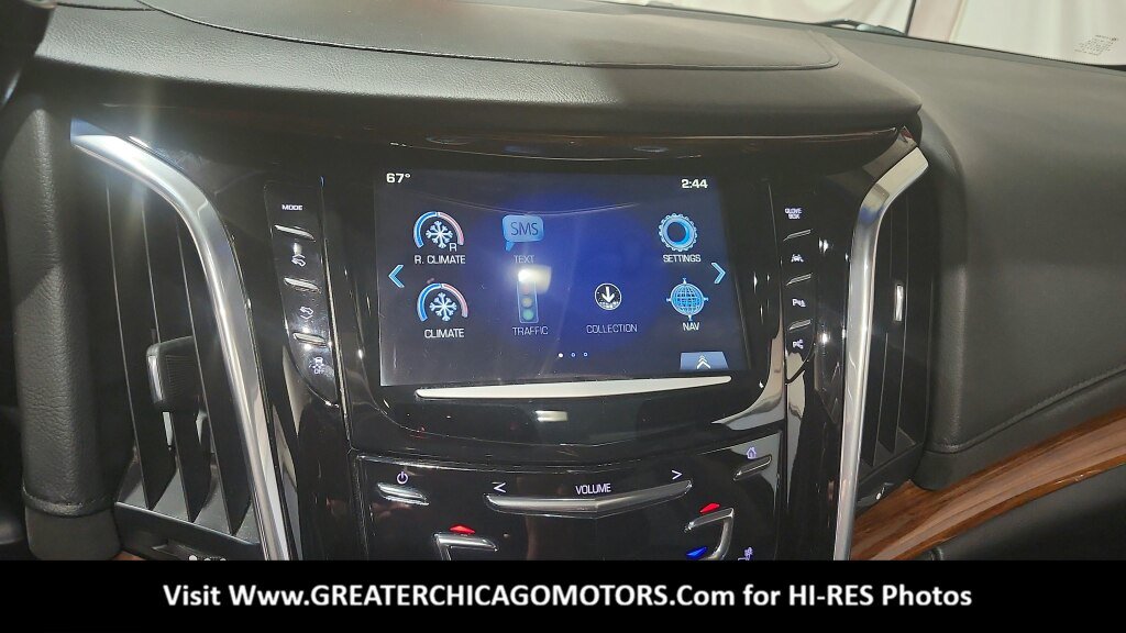 Used 2017 Cadillac Escalade ESV Luxury AWD/4WD image 34
