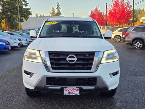 Used 2024 Nissan Armada SL image 2
