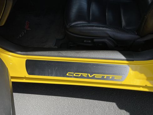 Used 2005 Chevrolet Corvette Convertible w/ Preferred Equipment Group RWD image 39