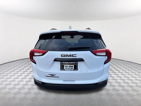 Used 2023 GMC Terrain SLE w/ Driver Convenience Package FWD image 6