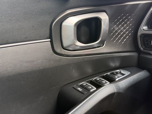 Used 2022 Kia Sorento S FWD image 30