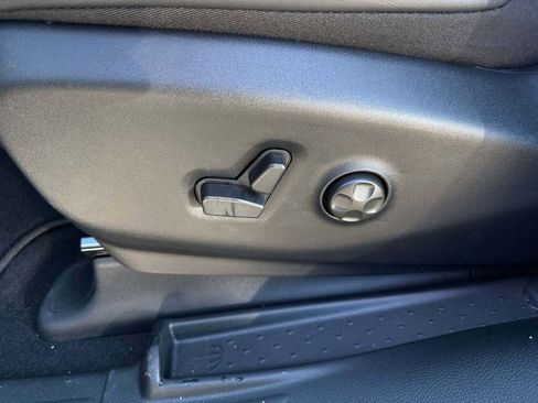 New 2026 Chrysler Pacifica Limited image 28