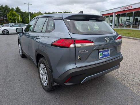 Used 2023 Toyota Corolla Cross L FWD image 3