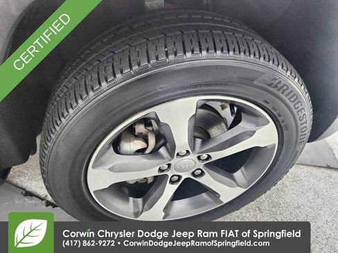 Certified 2023 Jeep Grand Cherokee Limited w/ Trailer Tow Prep Group (B) AWD/4WD image 17