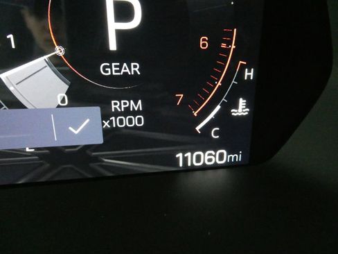 Certified 2024 GMC Canyon Denali image 34