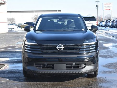 Used 2025 Nissan Kicks SV image 2