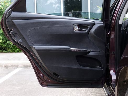 Used 2015 Toyota Avalon XLE Premium FWD image 38