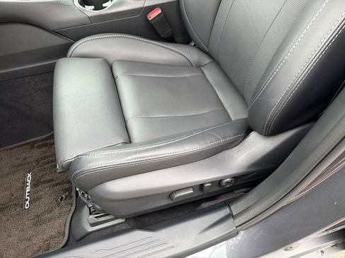 Used 2025 Subaru Outback Limited AWD/4WD image 21
