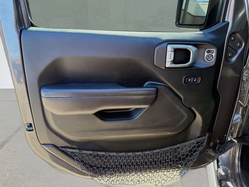 Used 2018 Jeep Wrangler Unlimited Rubicon w/ Dual Top Group image 23